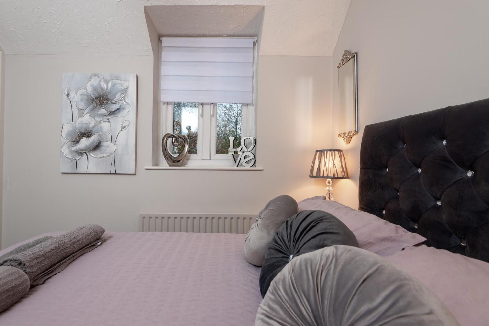 Worcester Fabulous Cherry Tree Mews Self Check In Dogs Welcome By Prior Arrangement , 2 Double Bedrooms ,Super Fast Wi-Fi, With Free Off Road Parking For 2 Vehicles Near Royal Hospital And Woodland Walks Kültér fotó