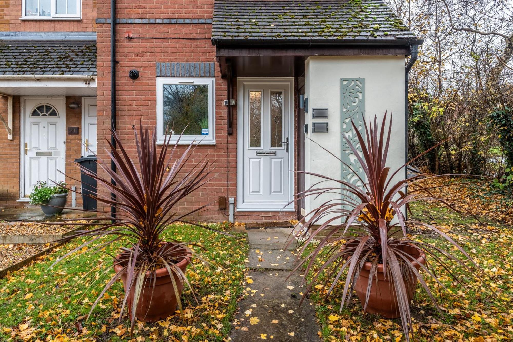 Worcester Fabulous Cherry Tree Mews Self Check In Dogs Welcome By Prior Arrangement , 2 Double Bedrooms ,Super Fast Wi-Fi, With Free Off Road Parking For 2 Vehicles Near Royal Hospital And Woodland Walks Kültér fotó